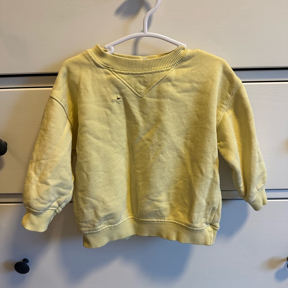 ✨ ZARA Baby Yellow Crewneck Sweatshirt — Size 6–9 Months ☀️💛